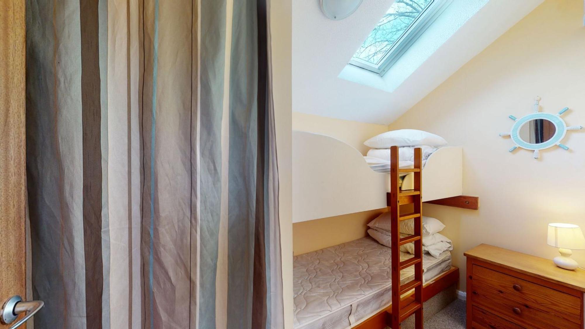 11 Strawberry Hill, Tolroy Manor Holiday home